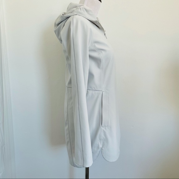 Lululemon Rain Jacket - Picture 4 of 15